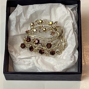 Elegant Gold and Brown Brooch